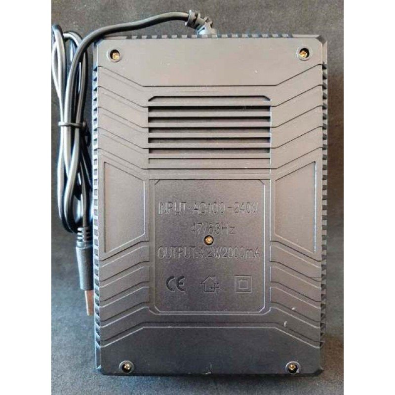 Зарядний пристрій універсальний i4-1688 для акумуляторів 16340, 14500, 18350, 18650, 26650 на 4 слоти (Батарейки, акумулятори,