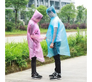 Плащі-дощовики